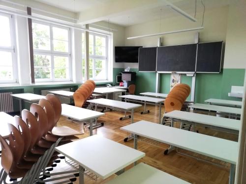 Klassenzimmer (AB/1. + 2. OG)