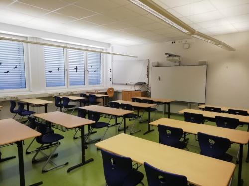 Klassenzimmer (1. OG - 102)