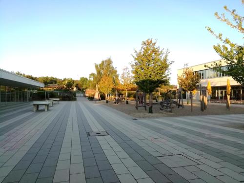 Pausenhof / Spielplatz Hort und Schule